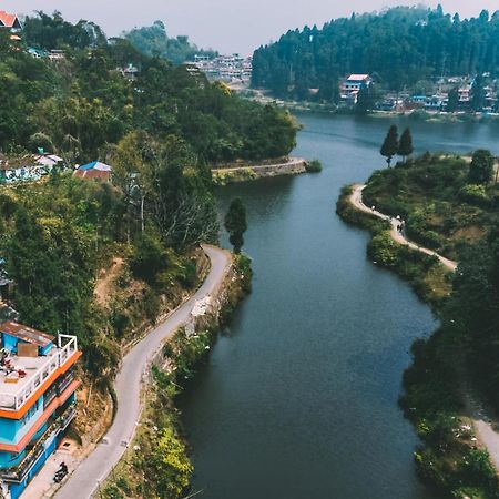 Pradhan Homestay Mirik - Homestay Beside Mirik Lake Екстериор снимка