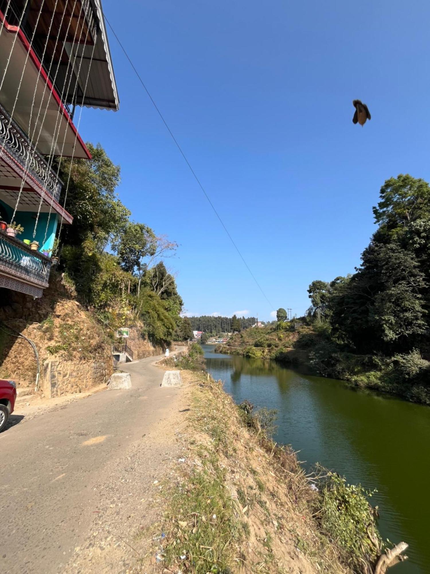 Pradhan Homestay Mirik - Homestay Beside Mirik Lake Екстериор снимка