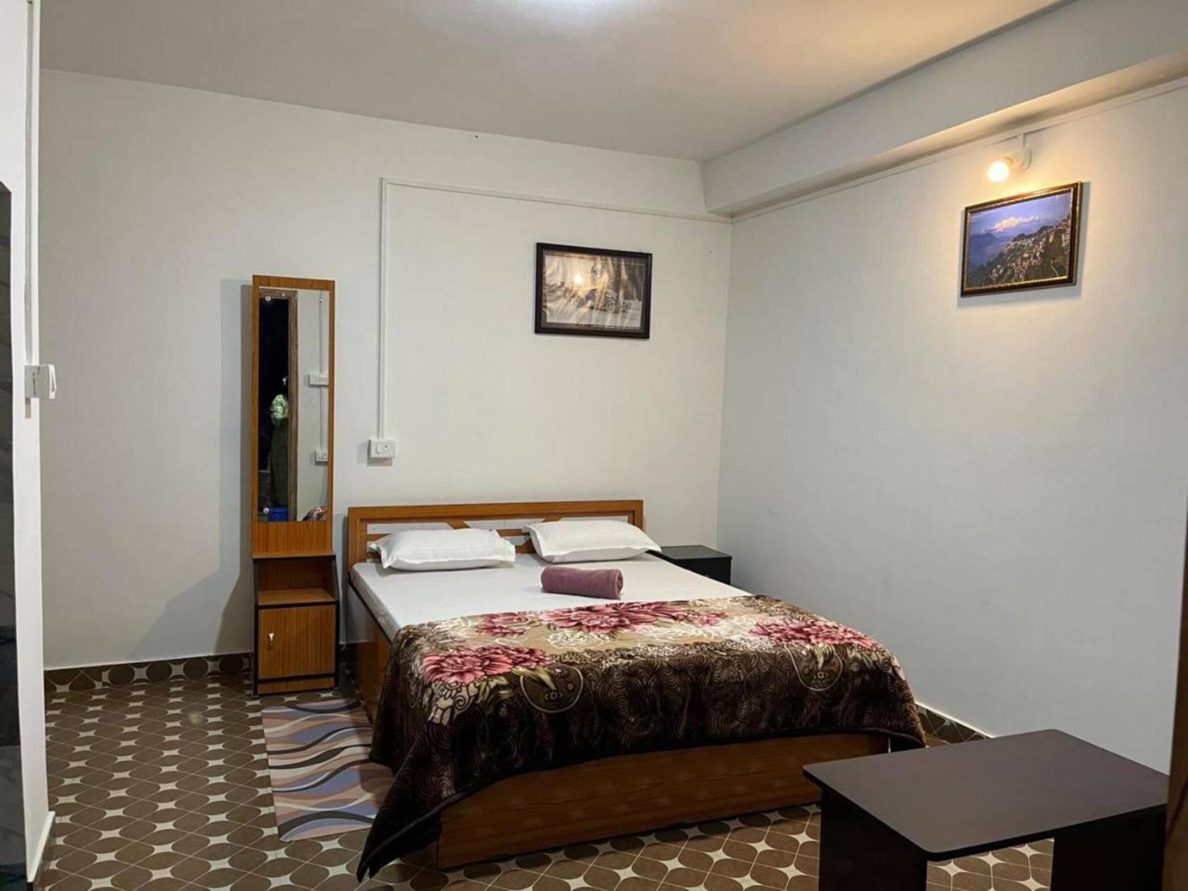 Pradhan Homestay Mirik - Homestay Beside Mirik Lake Екстериор снимка