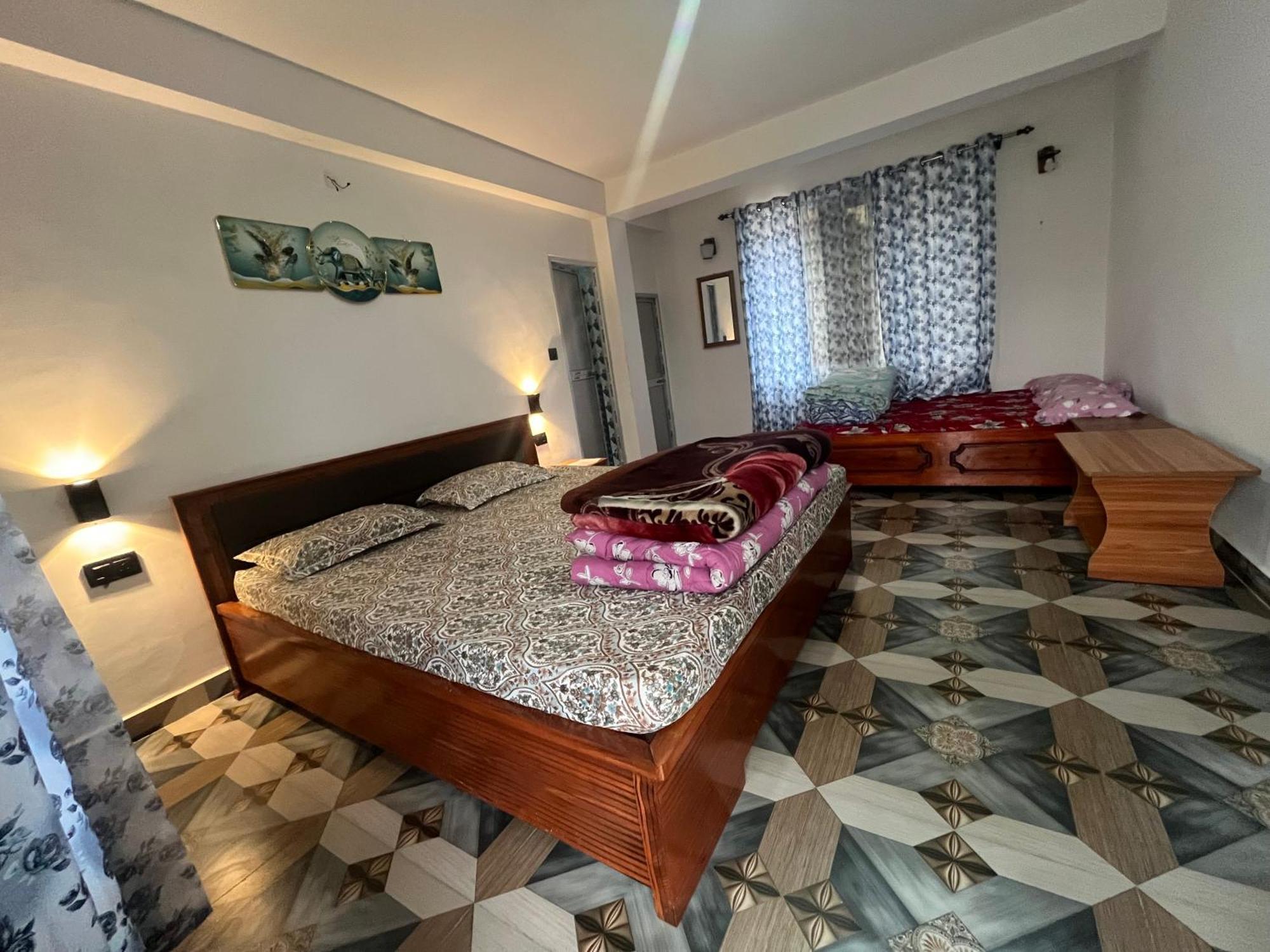 Pradhan Homestay Mirik - Homestay Beside Mirik Lake Екстериор снимка